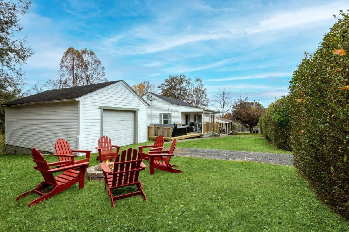 Oak Hill New River Gorge Cottage W Hot Tub, Fire Pit, Grill מראה חיצוני תמונה