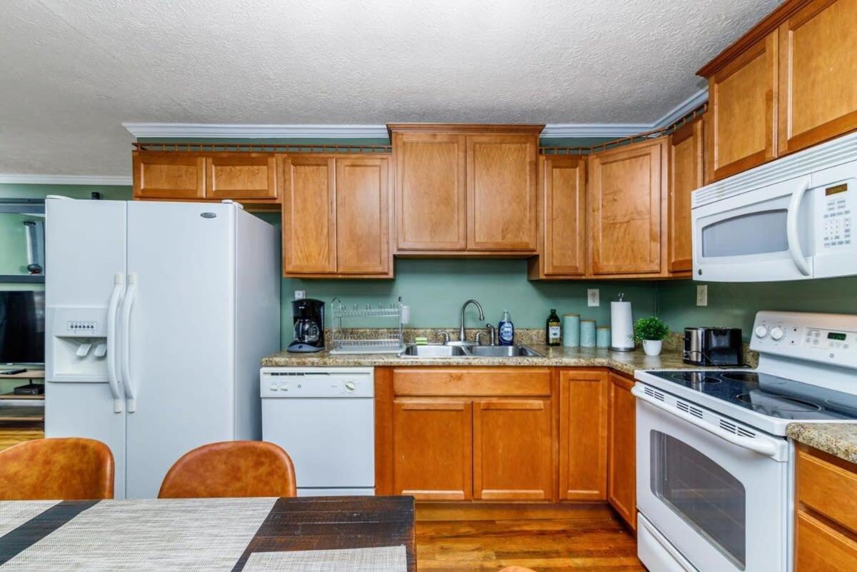 Oak Hill New River Gorge Cottage W Hot Tub, Fire Pit, Grill מראה חיצוני תמונה