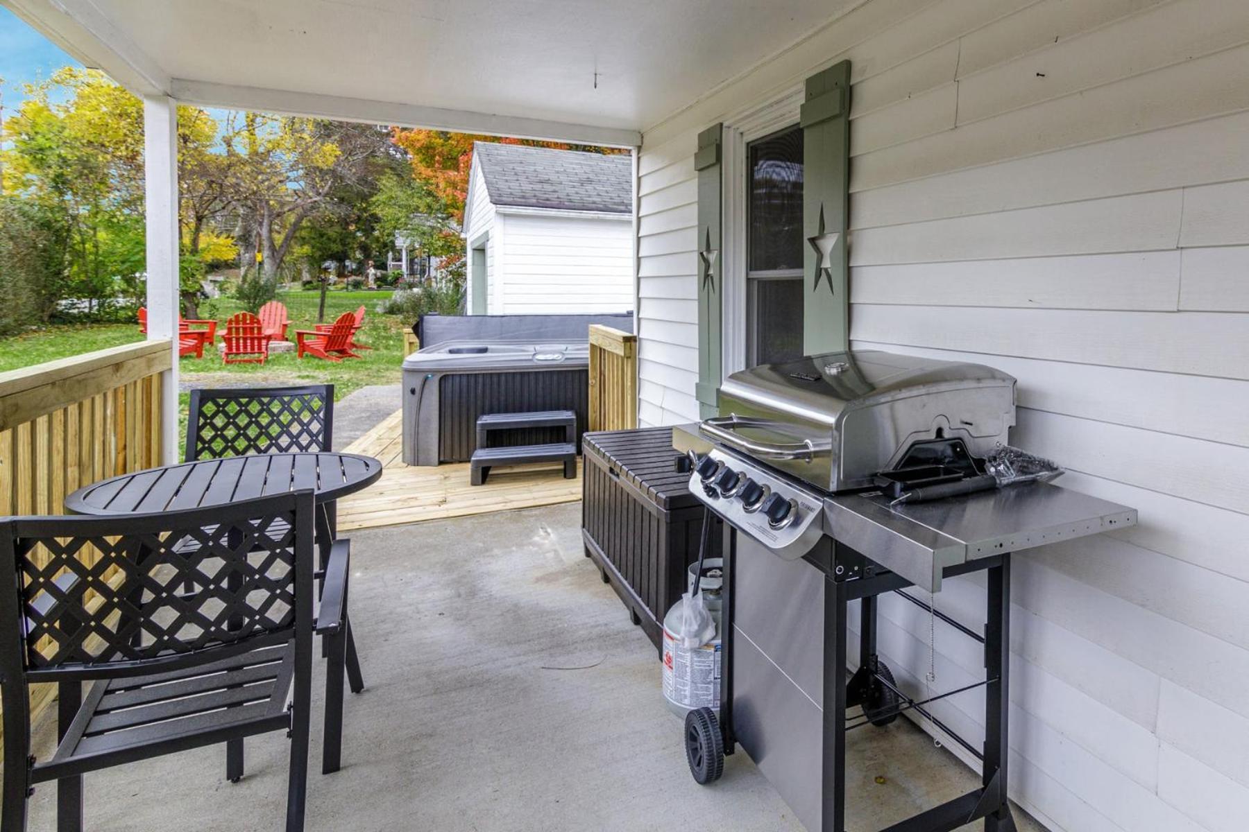 Oak Hill New River Gorge Cottage W Hot Tub, Fire Pit, Grill מראה חיצוני תמונה